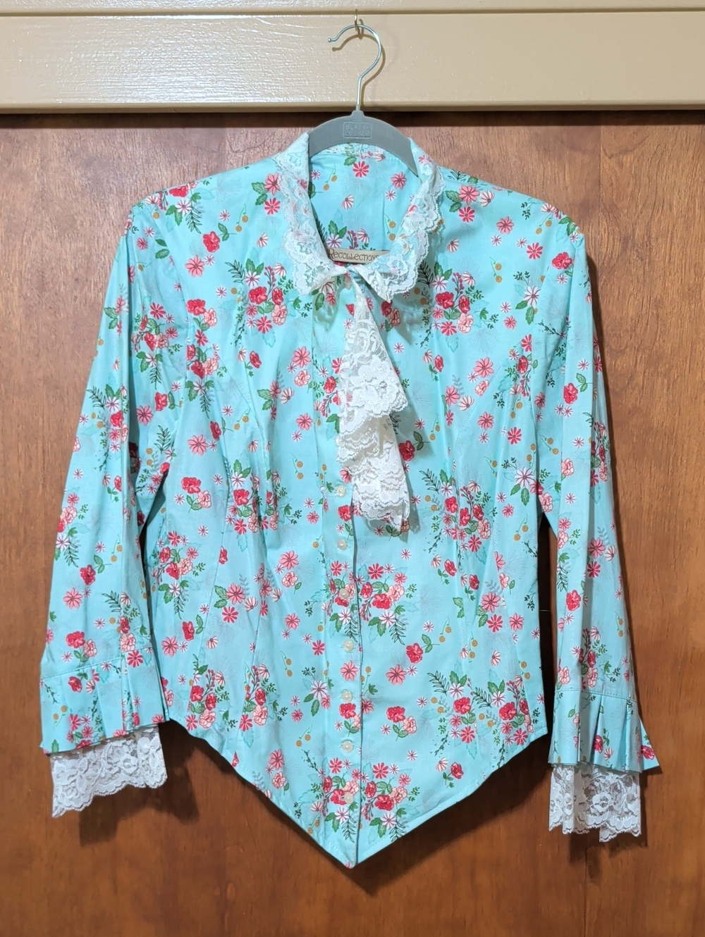 Recollections - Floral Lace Tie-Neck Button-up Blouse in Aqua and Pink